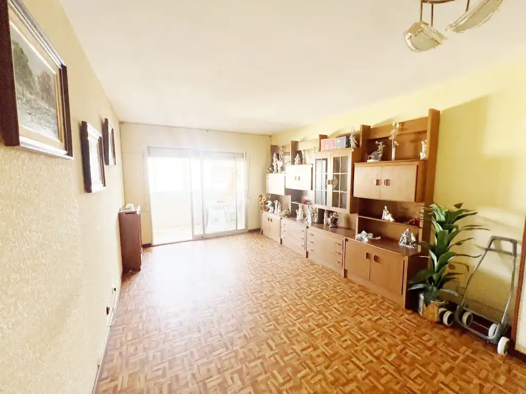 Sala de estar de Piso en venta en Madrid con Calefacción, Parquet y Terraza