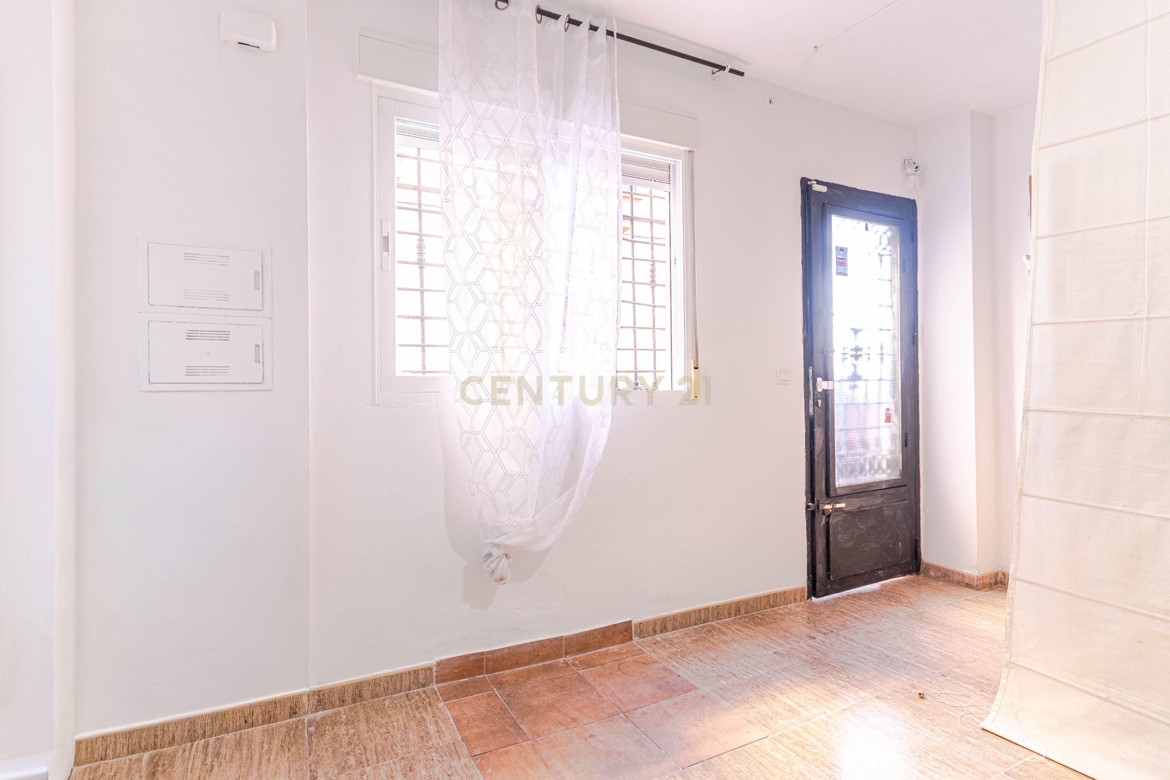 Habitación de Casa o chalet en venta en Motril con Alarma