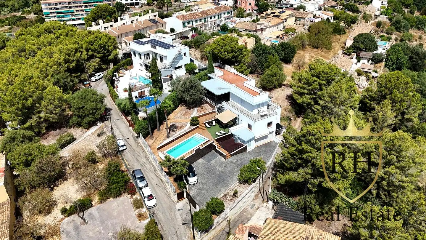 Vista exterior de Casa o xalet en venda en  Palma de Mallorca amb Aire condicionat, Calefacció i Jardí privat