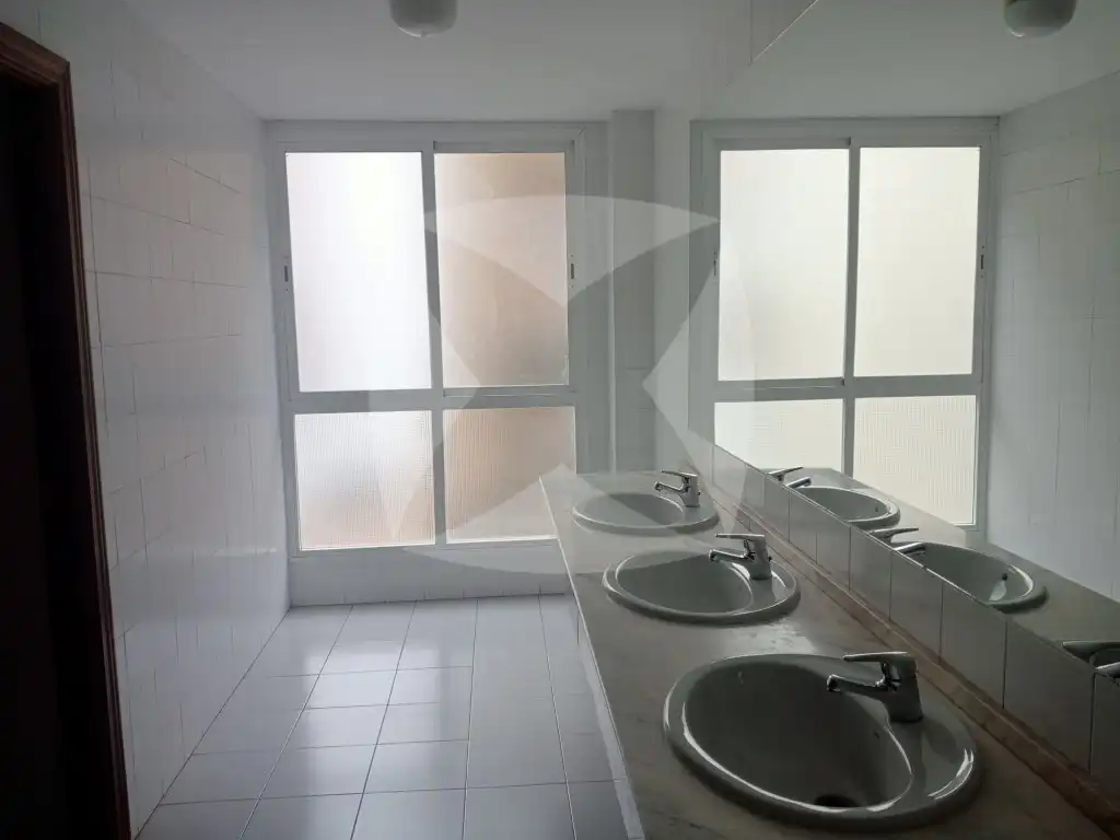 Office space with lift to rent in Calle Rafael Lucenqui, imagen 13