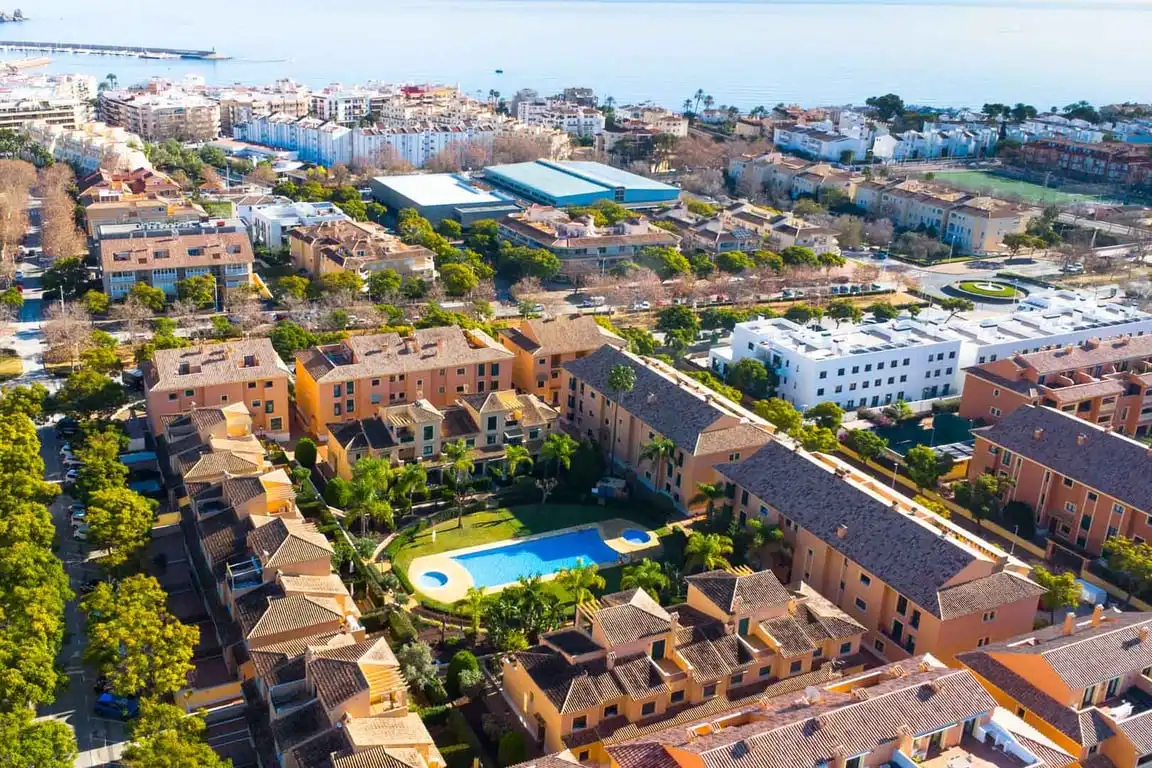 Vista exterior de Pis en venda en Jávea / Xàbia amb Aire condicionat, Jardí privat i Moblat