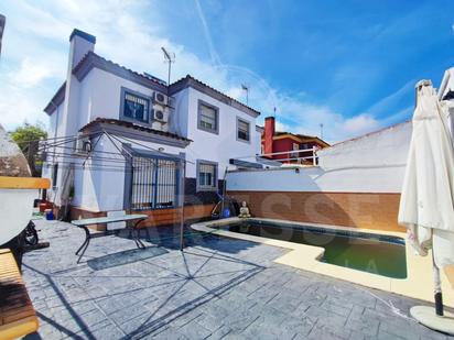 Exterior view of Single-family semi-detached for sale in Espartinas