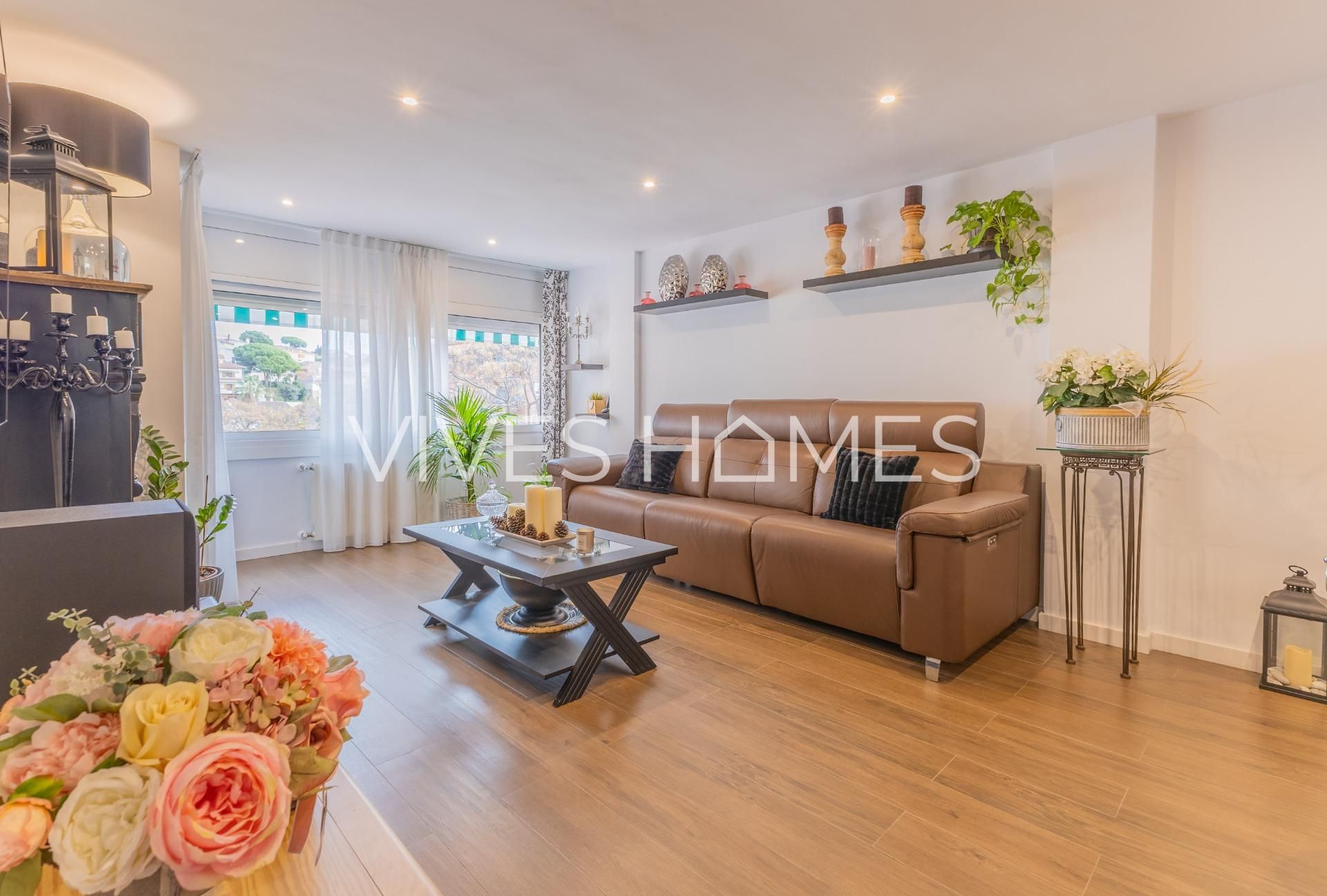 Living room of Flat for sale in Arenys de Mar  with Air Conditioner, Heating and Terrace