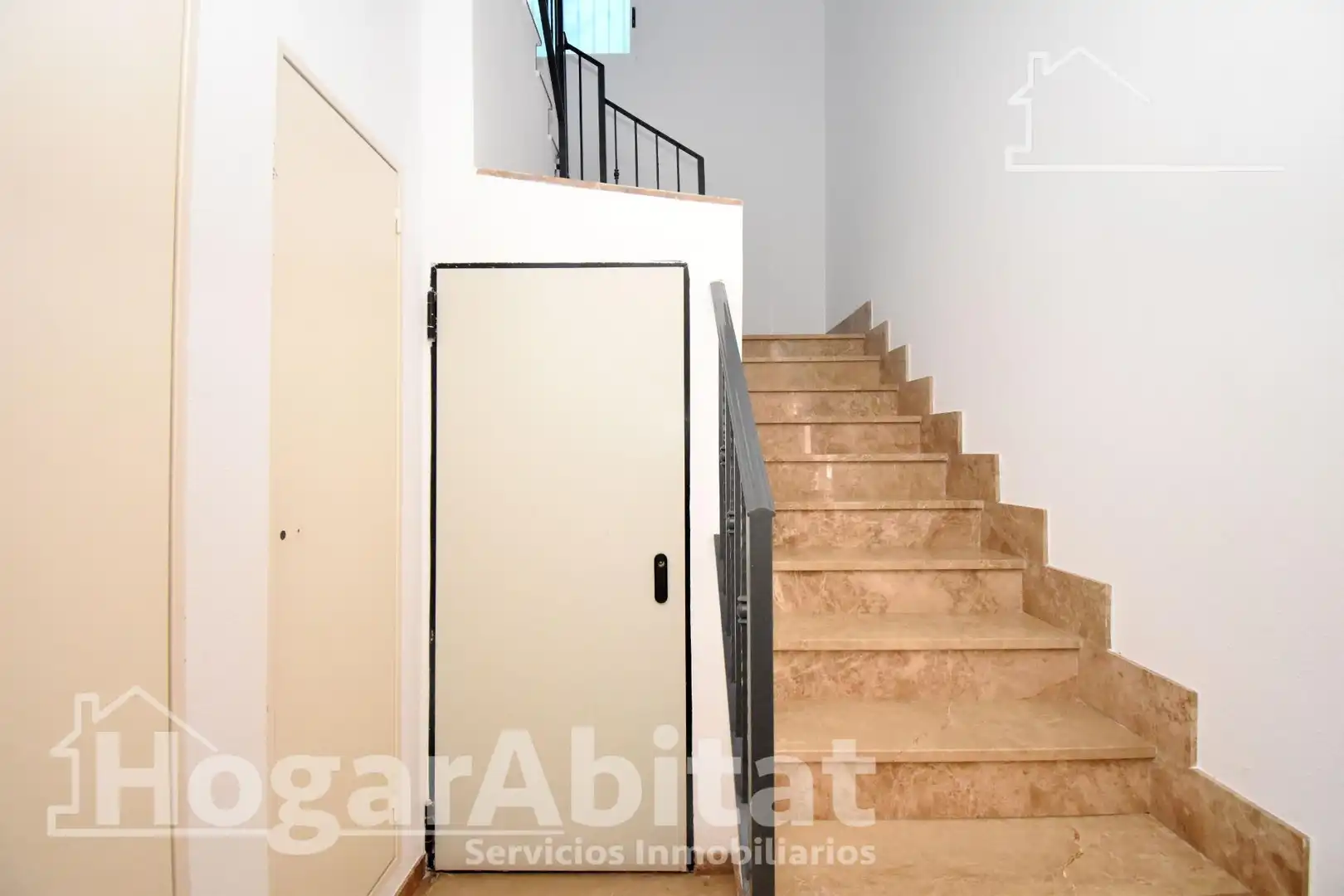 Piso con terraza en venta en Calle Penyagolosa, imagen 61