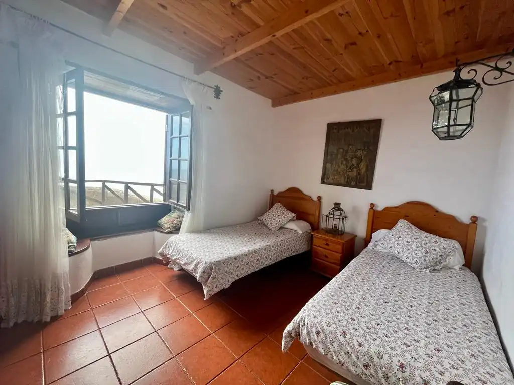 Dormitori de Casa o xalet en venda en Icod de los Vinos amb Jardí privat i Terrassa