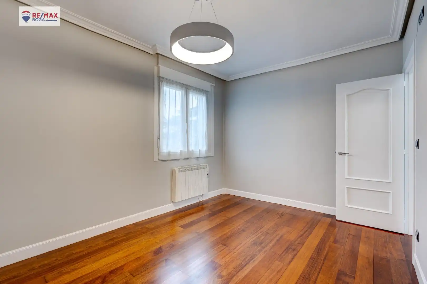 Schlafzimmer von Wohnung zum Verkauf in Zarautz mit Privatgarten