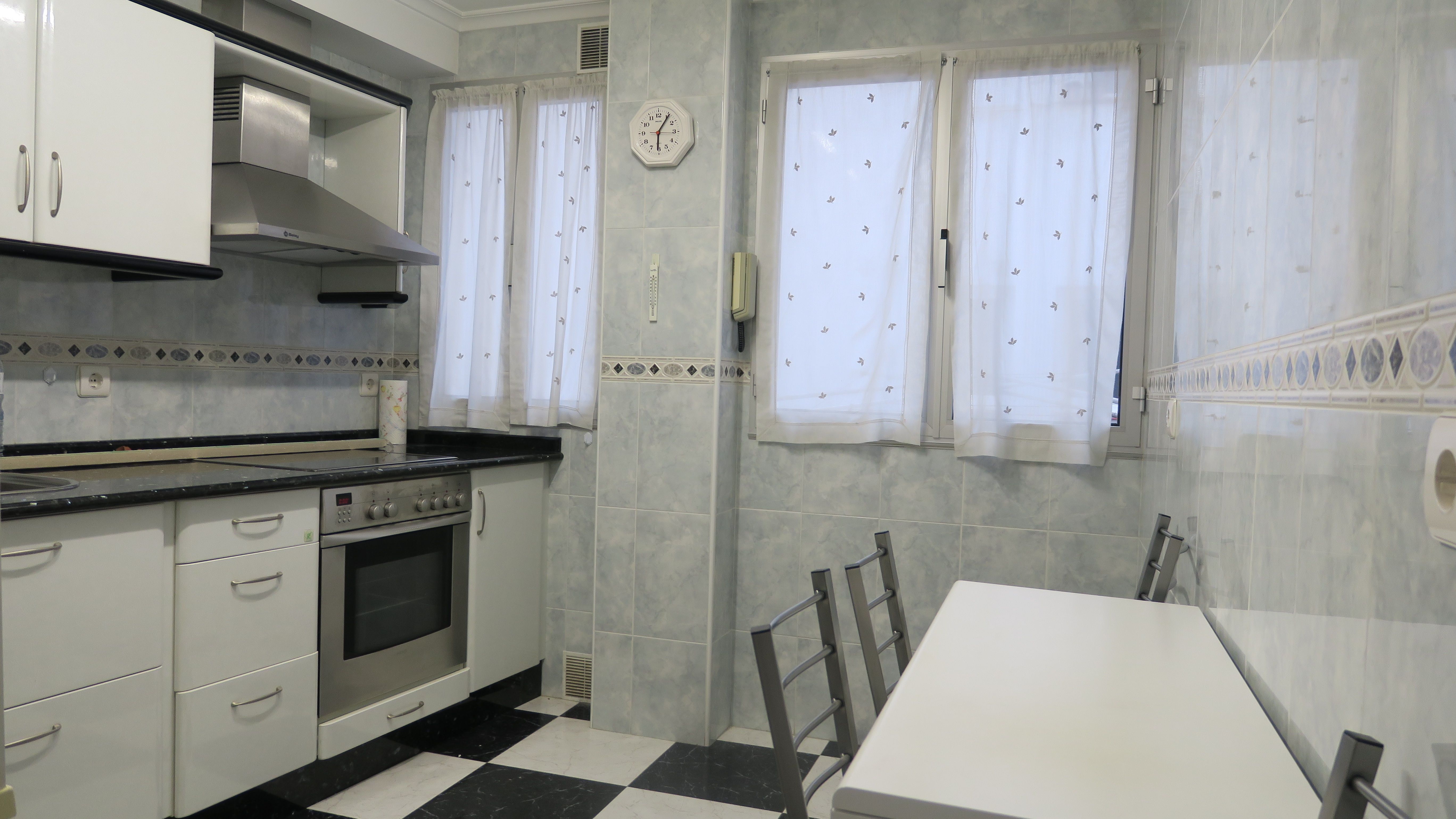 Kitchen of Flat to rent in Avilés  with Heating and Furnished