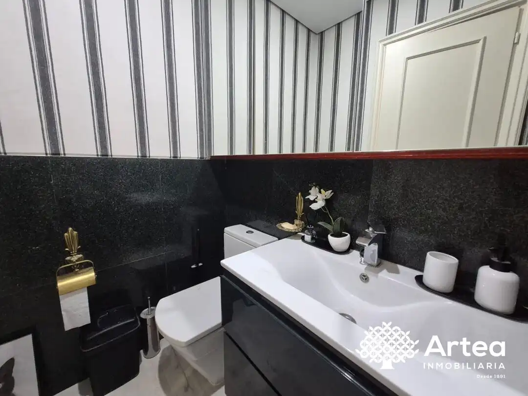 Baño de Piso de alquiler en Bilbao  con Calefacción, Jardín privado y Horno
