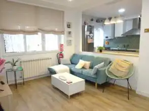 Sala de estar de Piso de alquiler en Gijón  con Calefacción, Parquet y Amueblado
