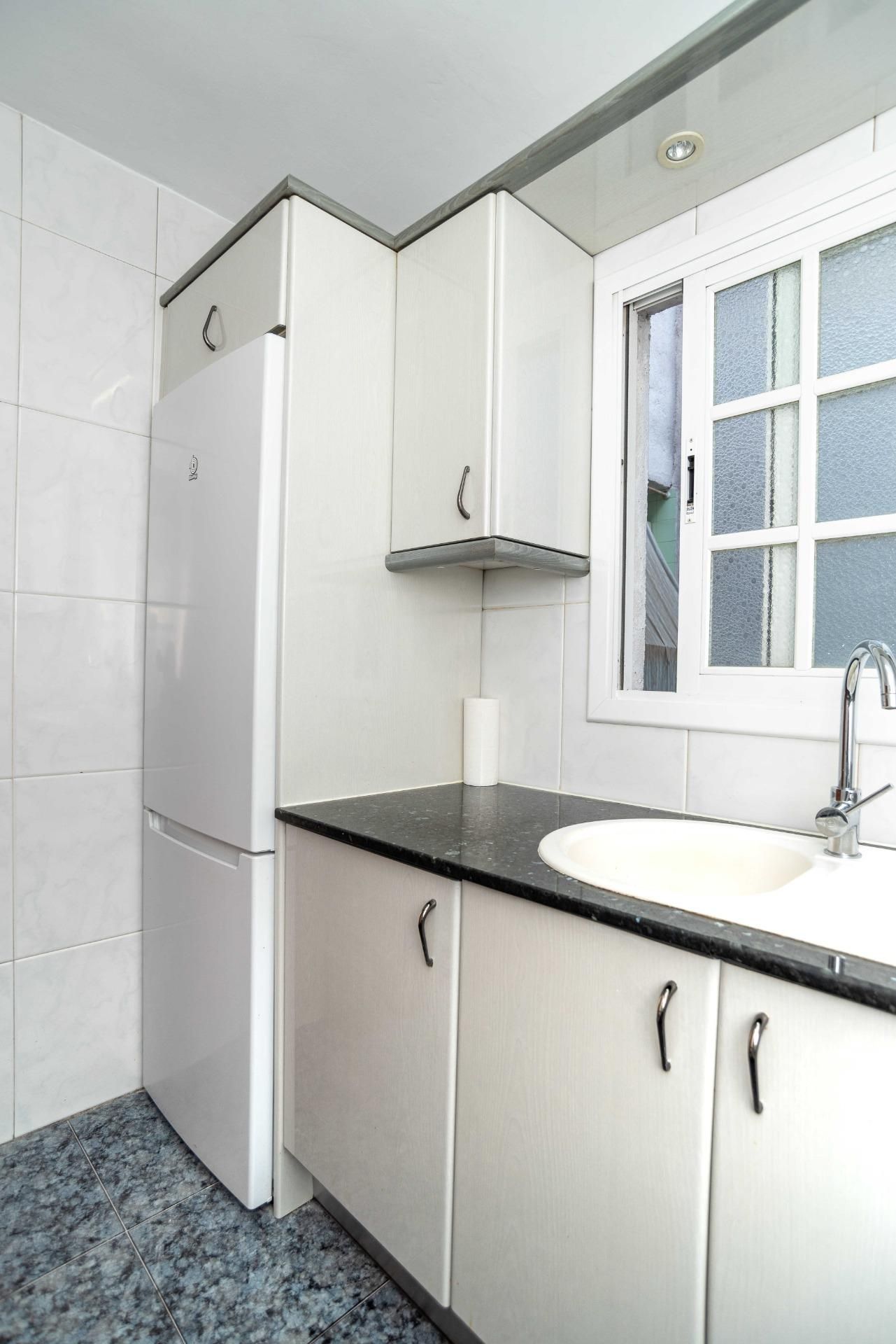 Kitchen of Flat for sale in Santa Coloma de Gramenet