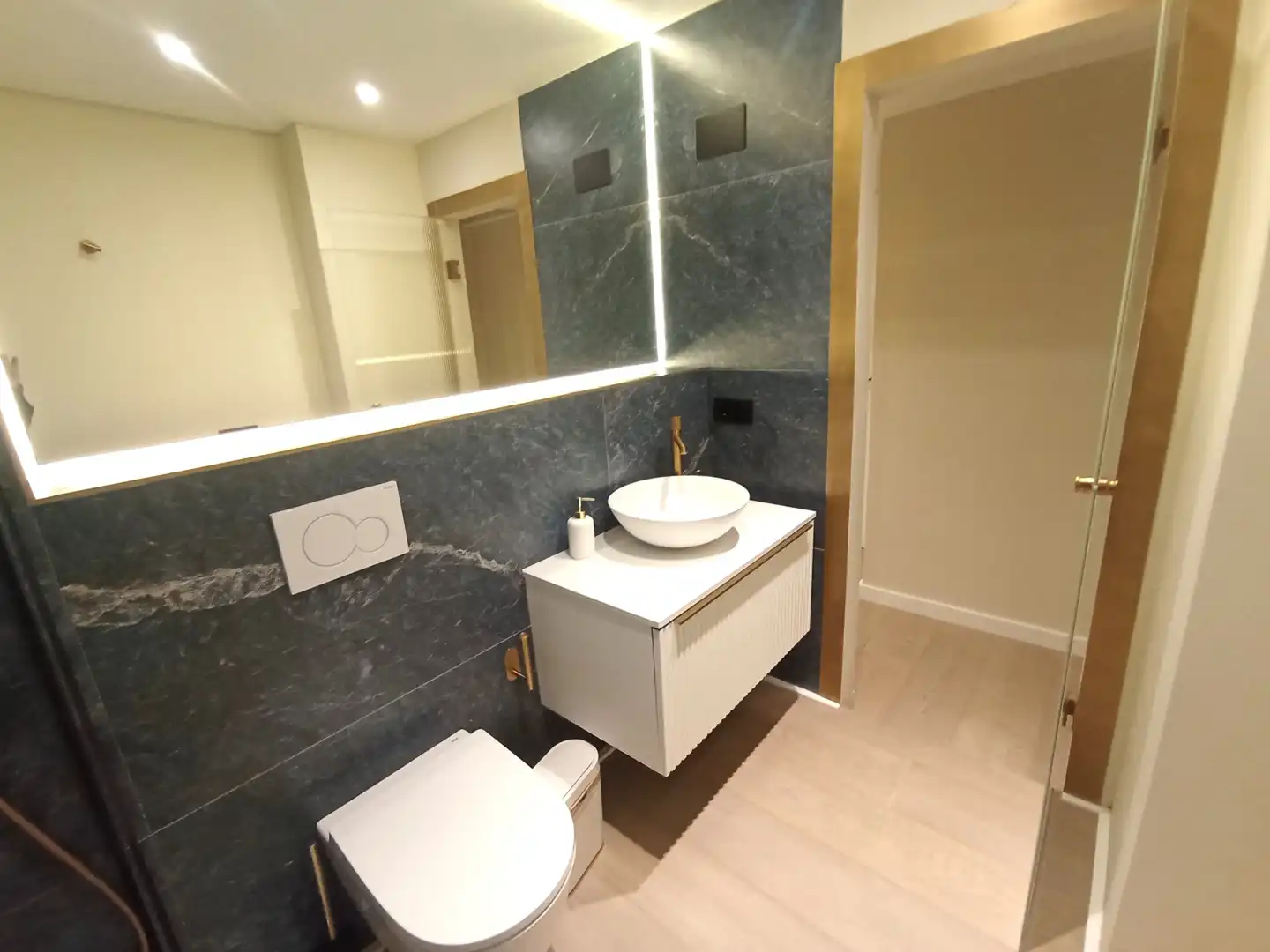 Baño de Piso en venta en Barcelona con Aire acondicionado, Calefacción y Parquet