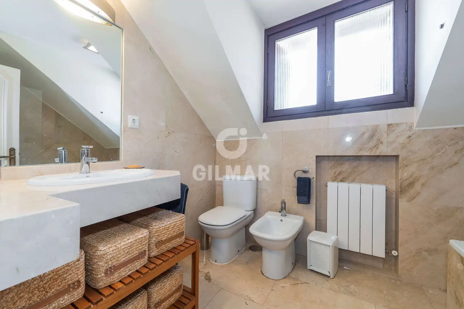 Baño de Casa o chalet en venta en Pozuelo de Alarcón con Calefacción, Jardín privado y Piscina