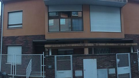 Foto 2 de Casa adosada en venta en Leonardo Chabacier, Plaza de Toros - Barón de Warsage, Calatayud