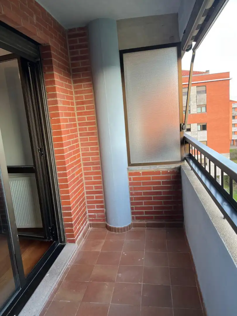 Terrasse von Wohnung zum Verkauf in  Logroño mit Klimaanlage, Heizung und Privatgarten