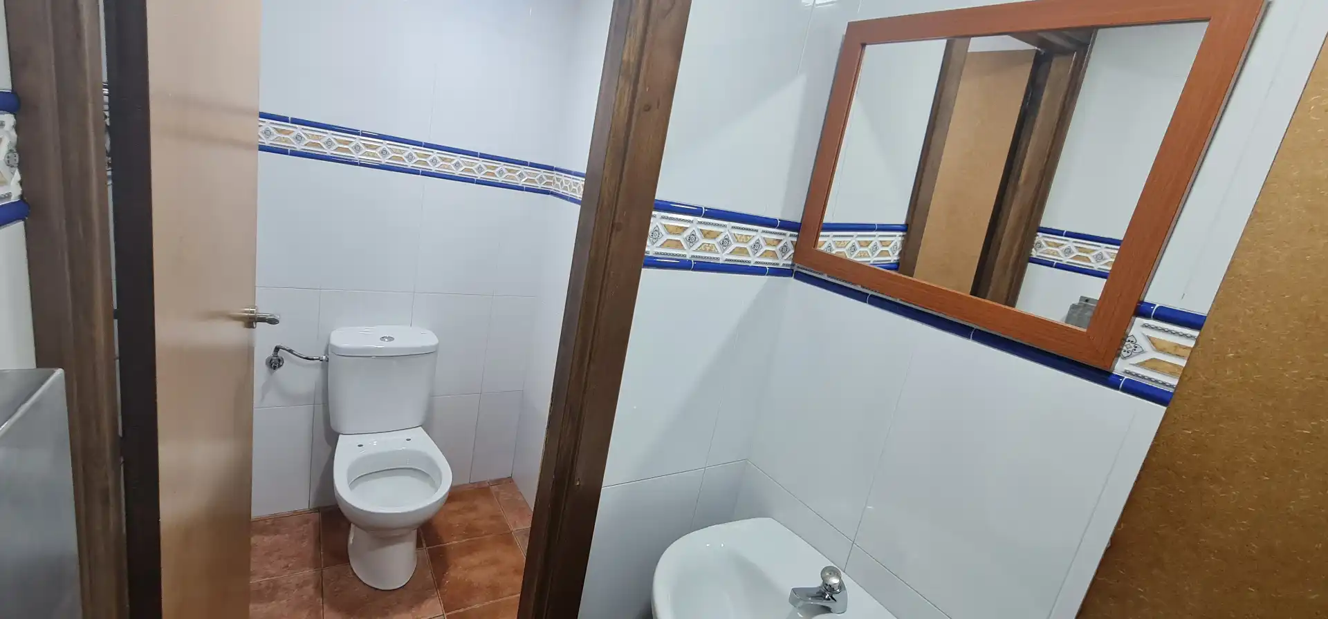 Bany de Local en venda en  Logroño amb Aire condicionat, Calefacció i Moblat