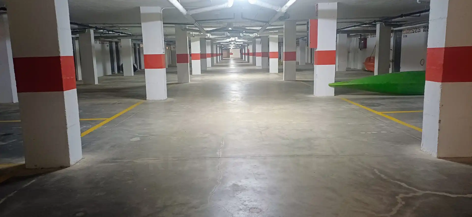 Aparcament de Dúplex en venda en La Manga del Mar Menor amb Terrassa i Piscina