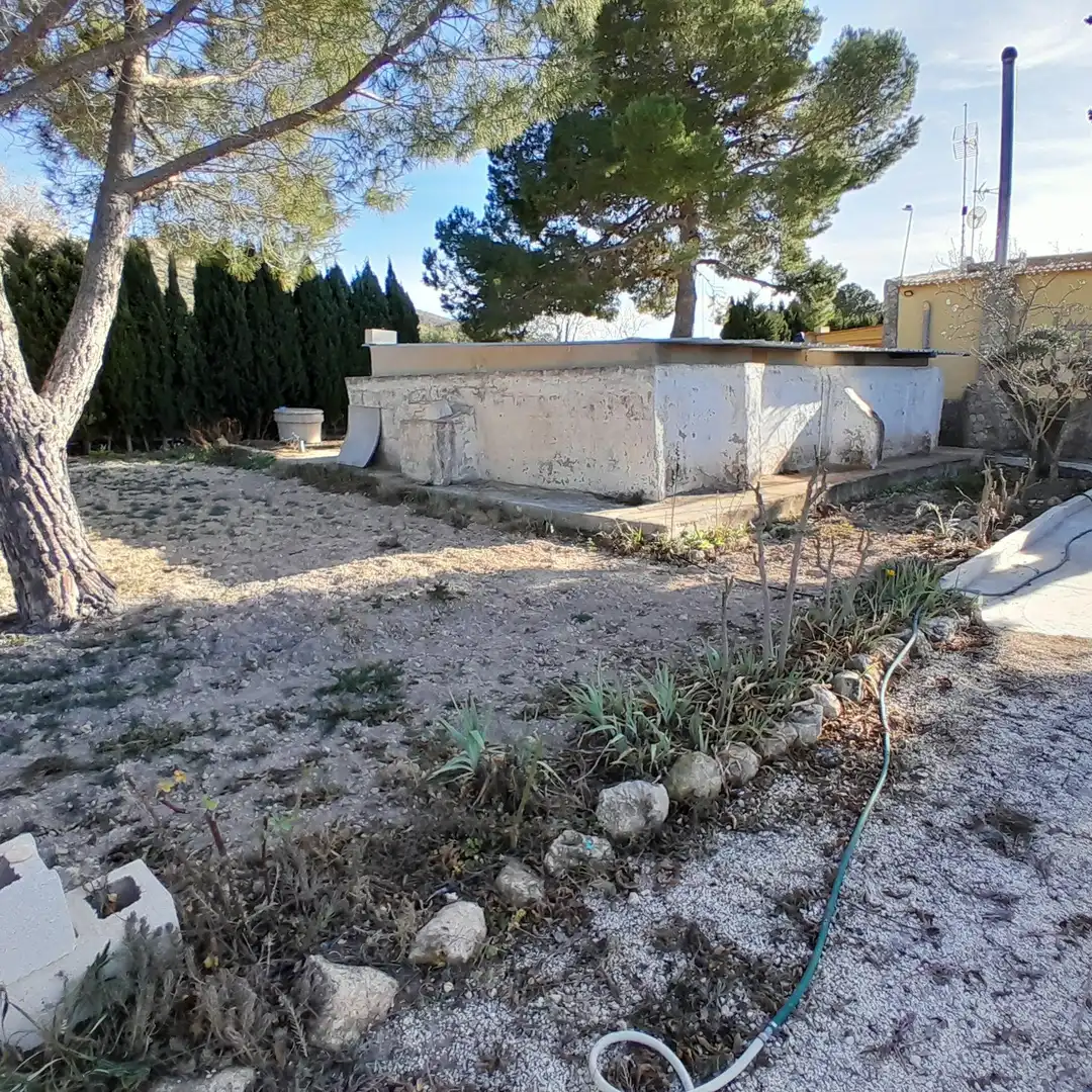 Casa o xalet en venda en Yecla amb Jardí privat, Traster i Moblat
