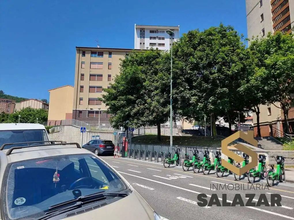 Aparcament de Pis de lloguer en Bilbao  amb Calefacció i Terrassa
