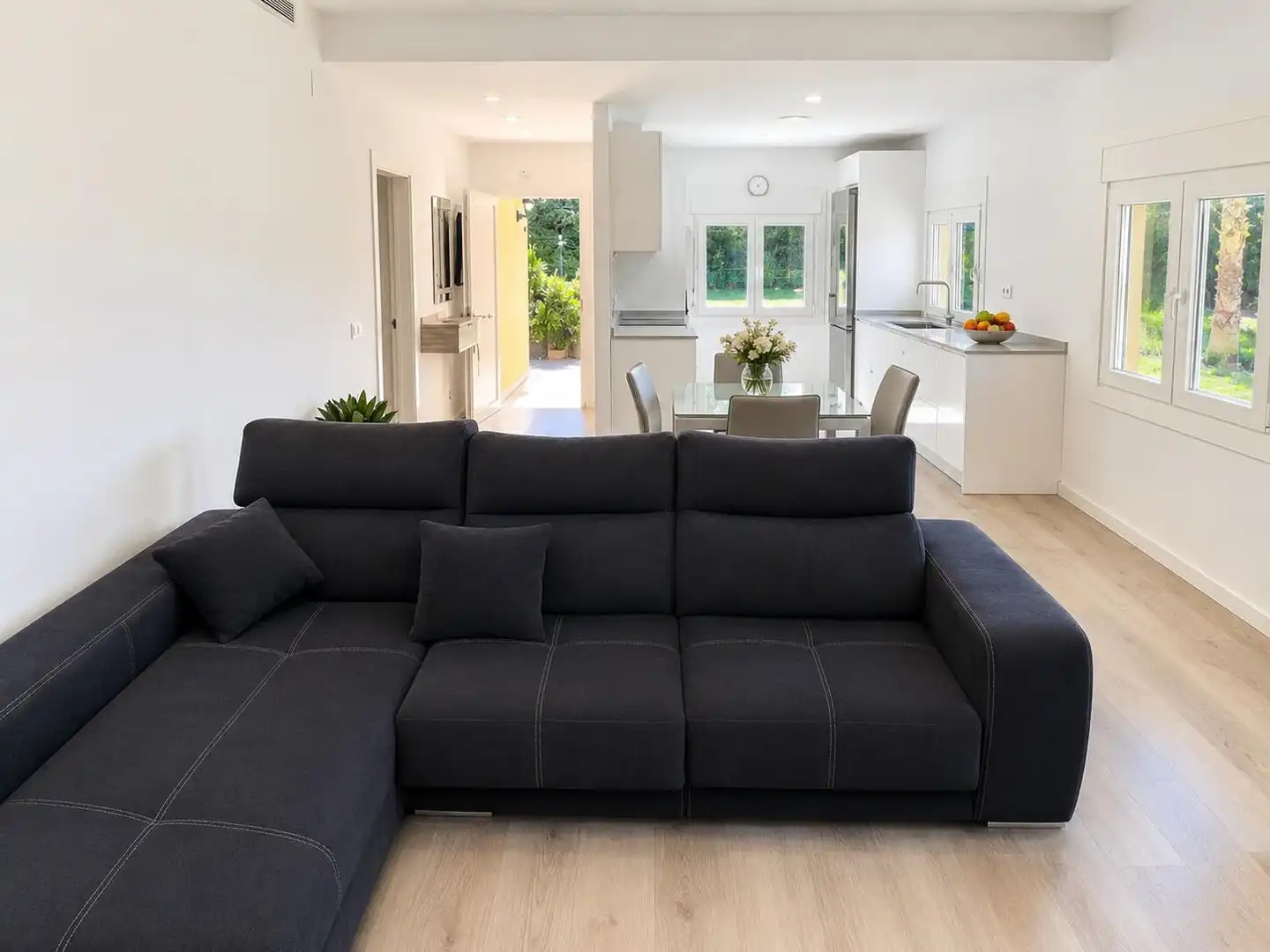 Sala de estar de Casa o chalet en venta en Bàscara con Aire acondicionado, Calefacción y Jardín privado