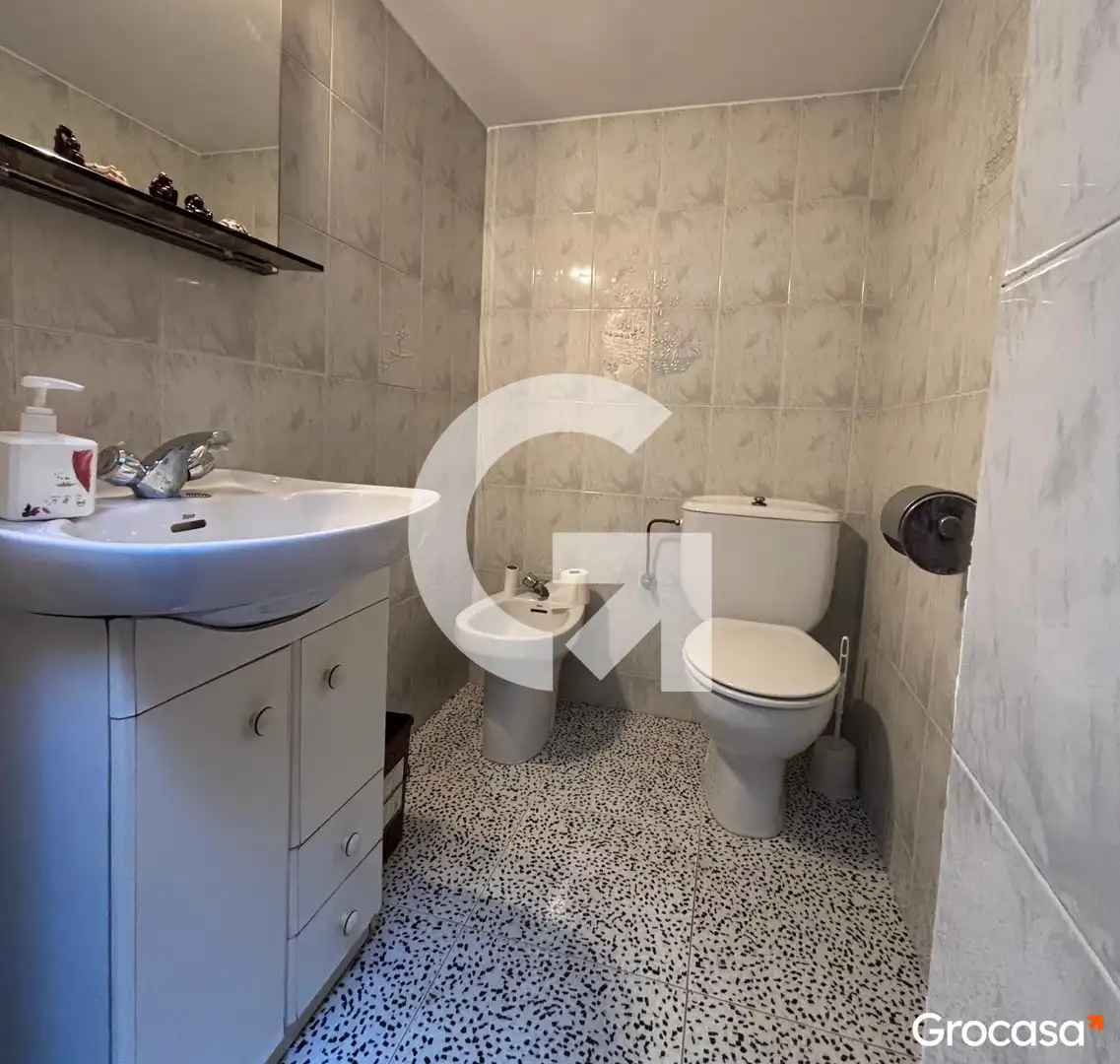 Bathroom of Houses for sale in L'Hospitalet de Llobregat  with Air Conditioner, Terrace and Storage room