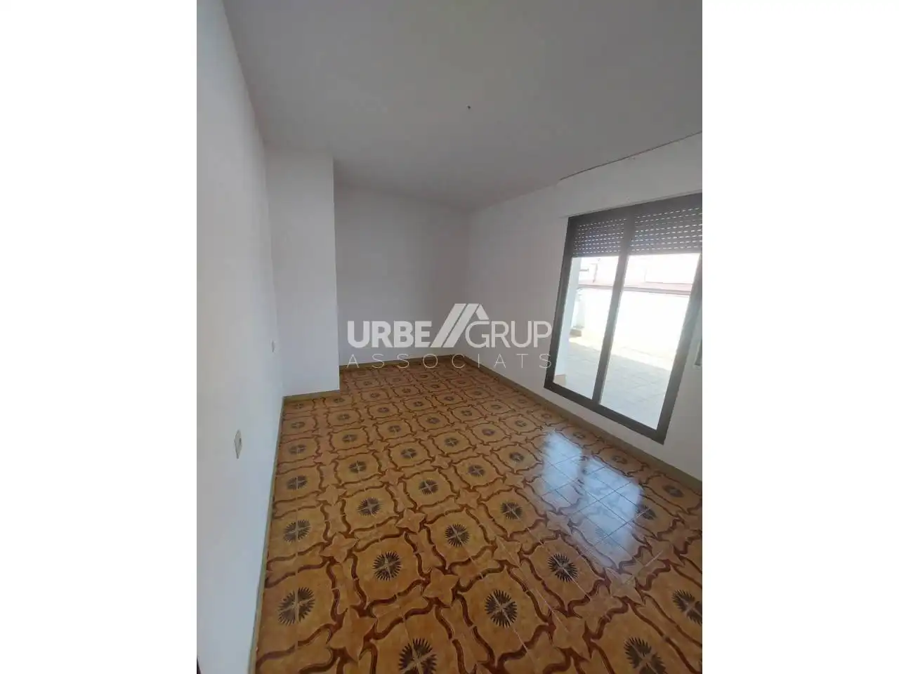 Habitación de Piso en venta en Terrassa con Calefacción, Terraza y Alarma