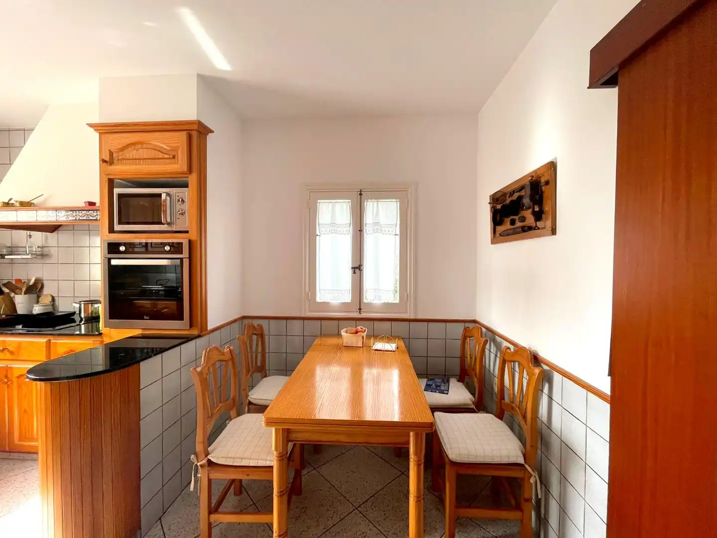 Cuina de Casa o xalet en venda en Ciutadella de Menorca amb Aire condicionat, Jardí privat i Terrassa