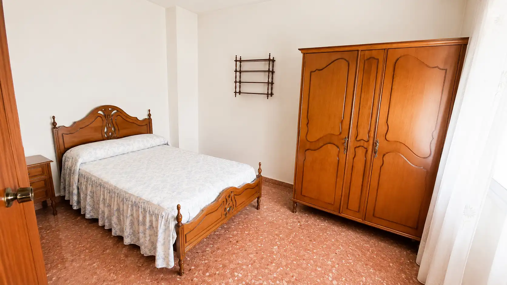 Dormitori de Casa adosada en venda en Motril amb Terrassa, Traster i Moblat
