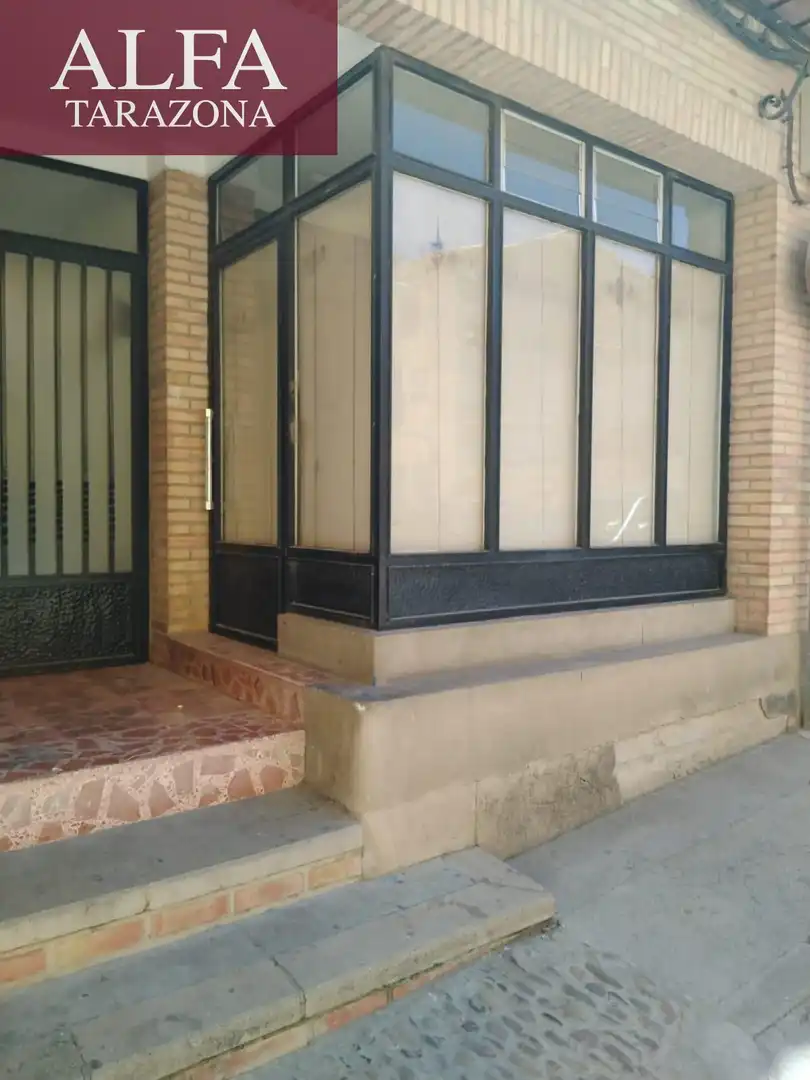 Vista exterior de Local de alquiler en Tarazona