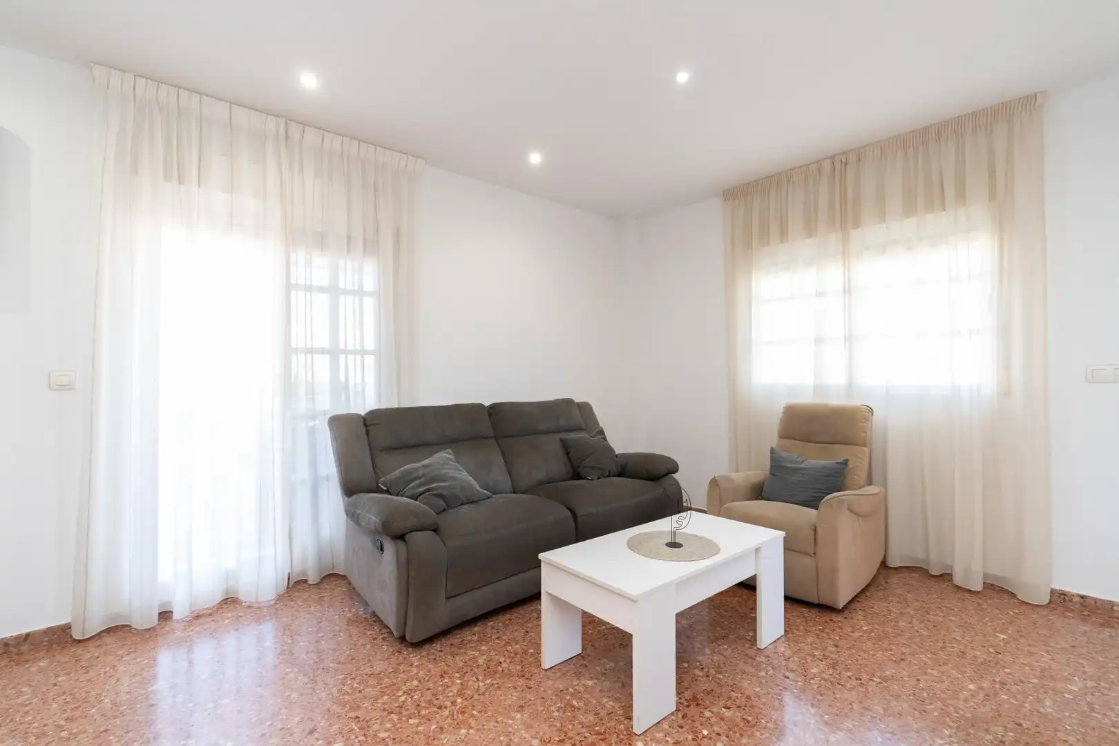 Sala d'estar de Àtic en venda en Motril amb Terrassa i Traster