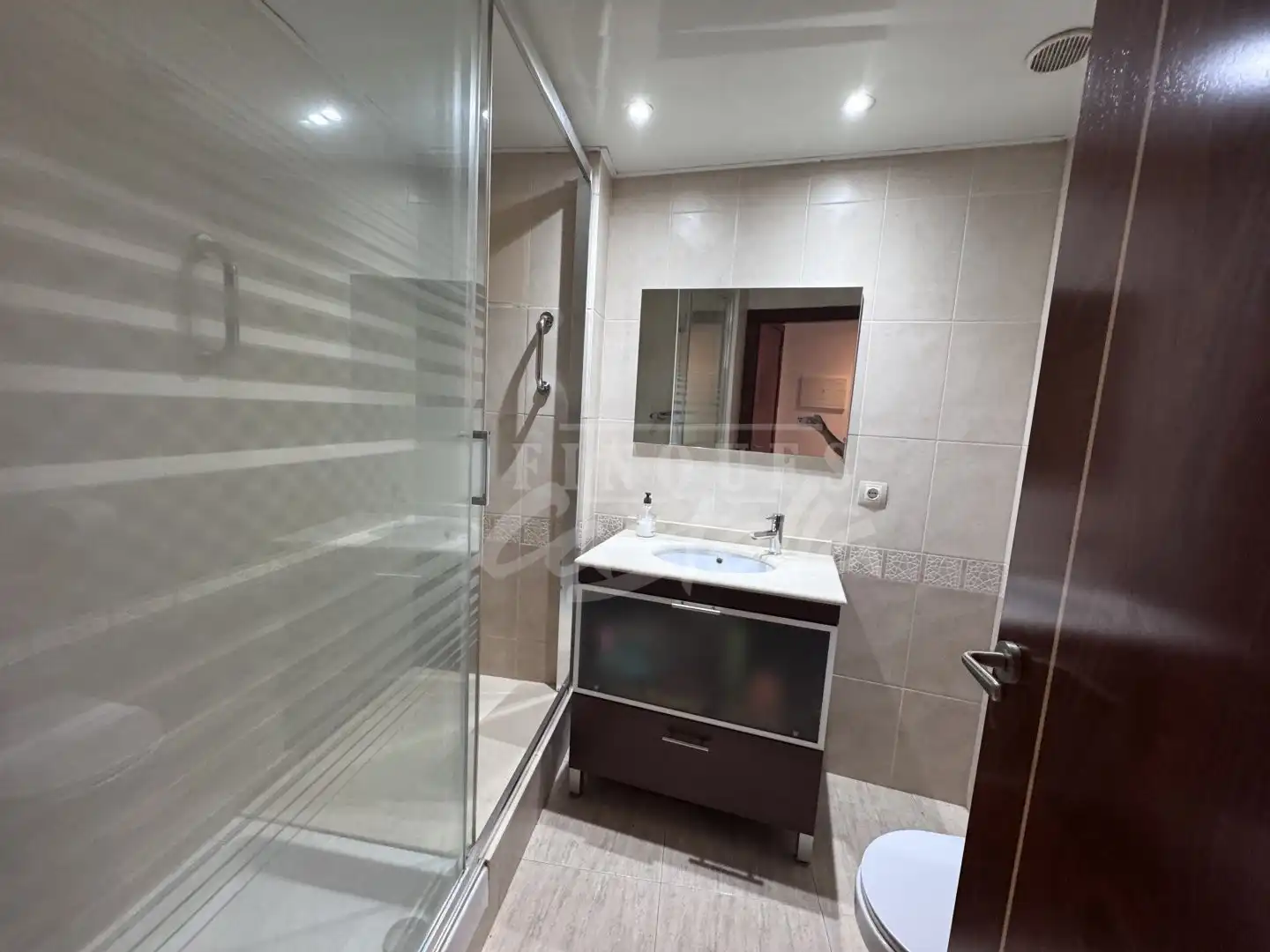 Baño de Piso en venta en Mataró con Aire acondicionado y Calefacción