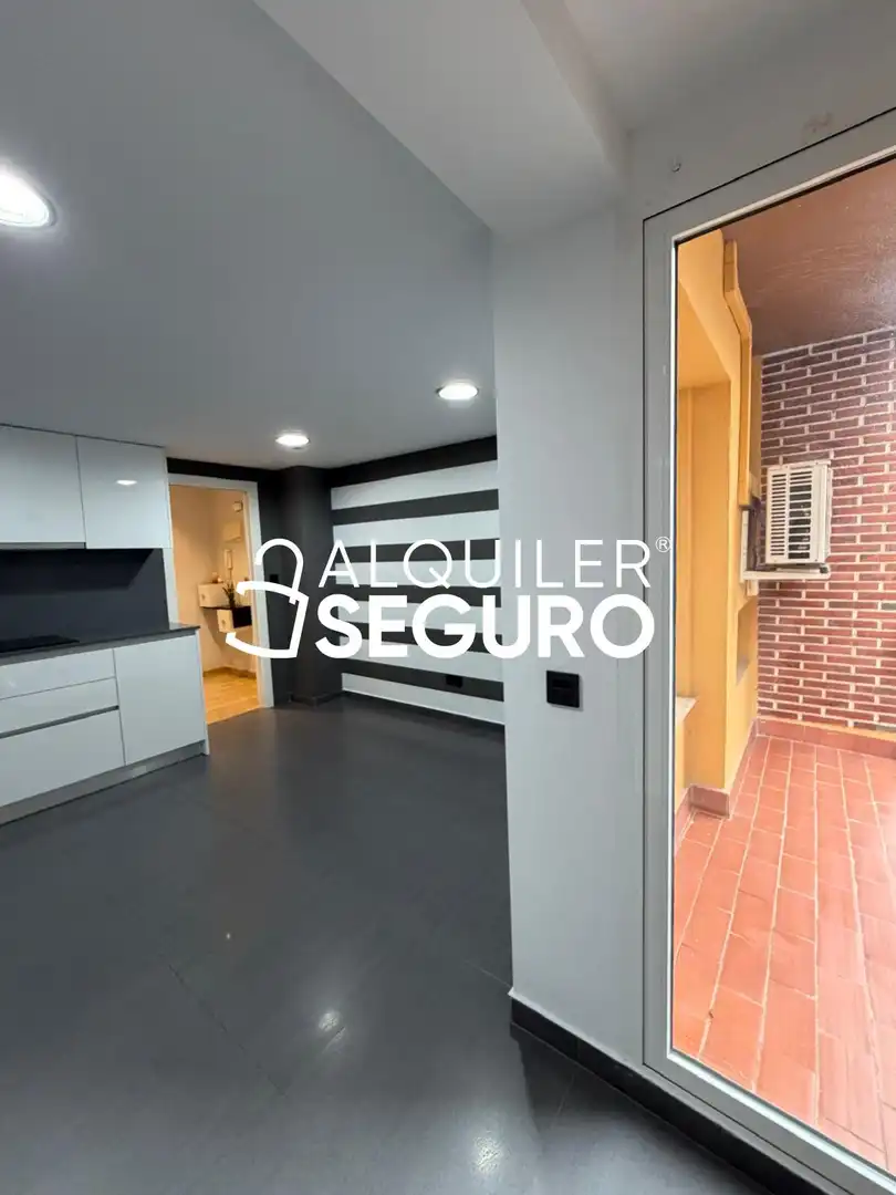 Piso de alquiler en Rio Turia, Ensanche - Río Júcar