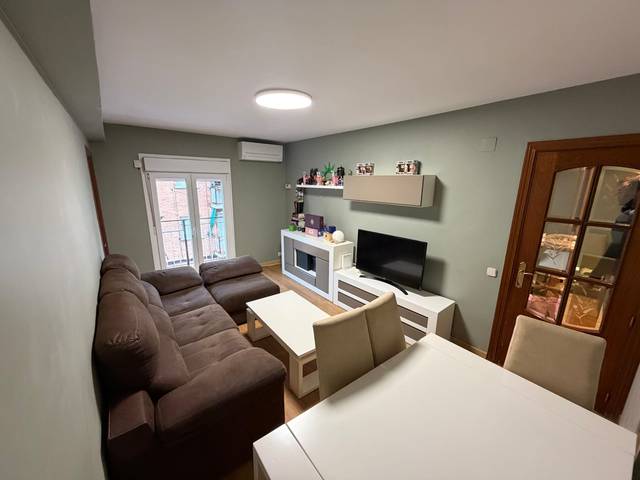 Piso en Venta en Calle de Gregorio Vacas en Lucero