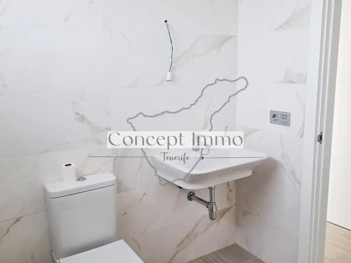 Baño de Ático en venta en Granadilla de Abona con Terraza, Trastero y Piscina comunitaria