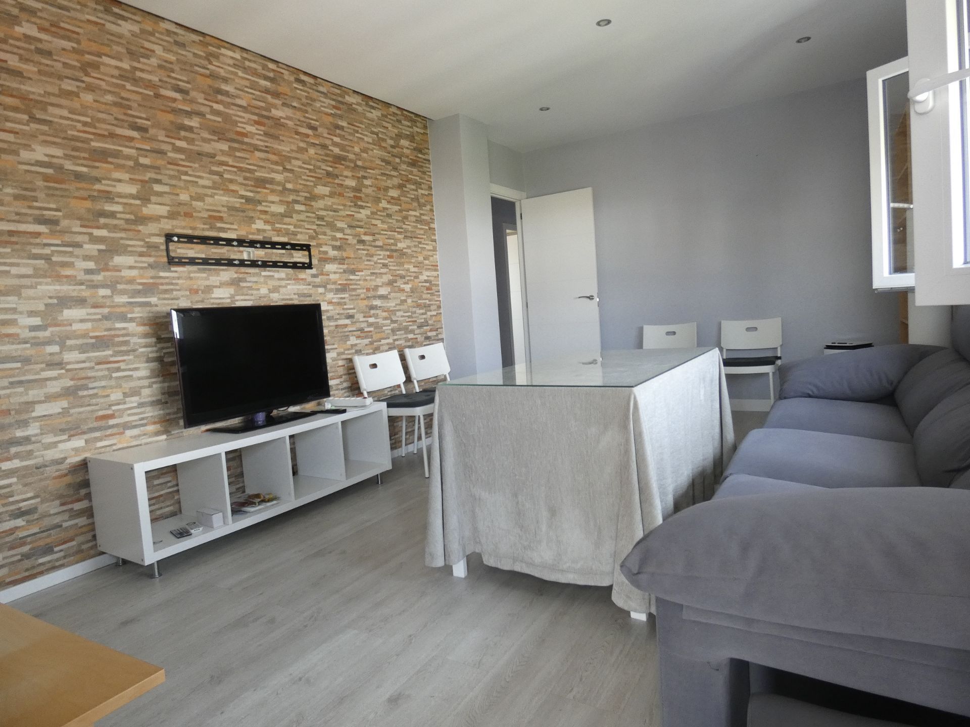 Living room of Flat to rent in  Huelva Capital  with Terrace, Storage room and Furnished