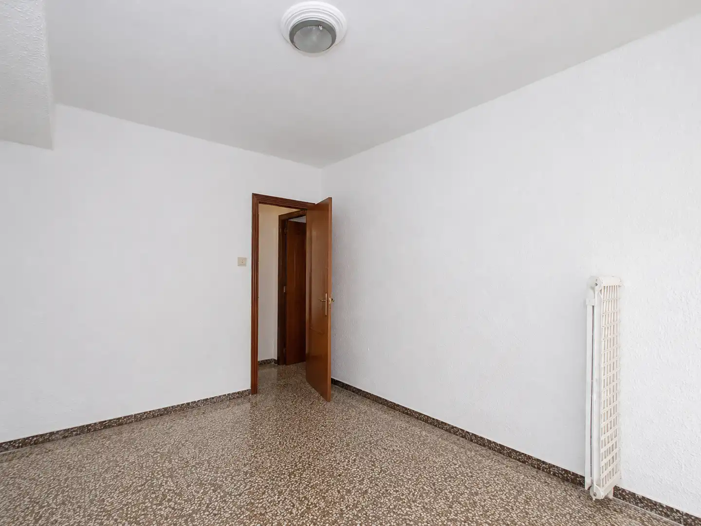 Habitación de Piso en venta en Valencia con Terraza, Trastero y Horno