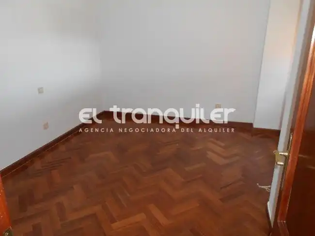 Dormitori de Pis de lloguer en Pozuelo de Alarcón amb Aire condicionat, Parquet i Terrassa