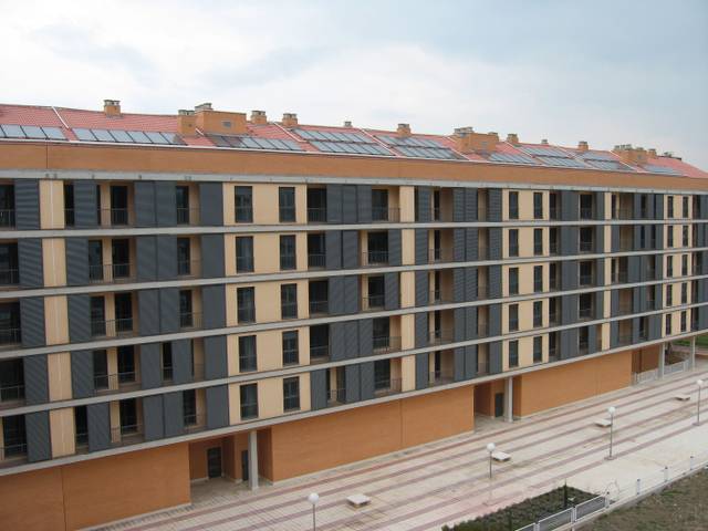 Local comercial en Alquiler en Avenida de los Derechos Humanos, 5 en Zabalgana