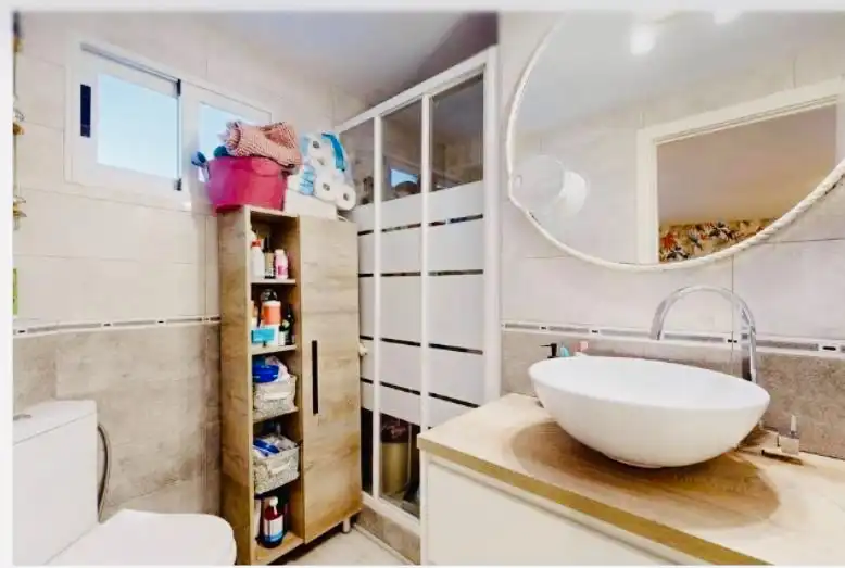 Bathroom of Flat for sale in Oliva  with Air Conditioner, Heating and Terrace