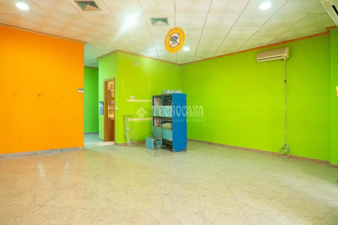 Locale commerciale in vendita a C. Joaquín Galván, imagen 3