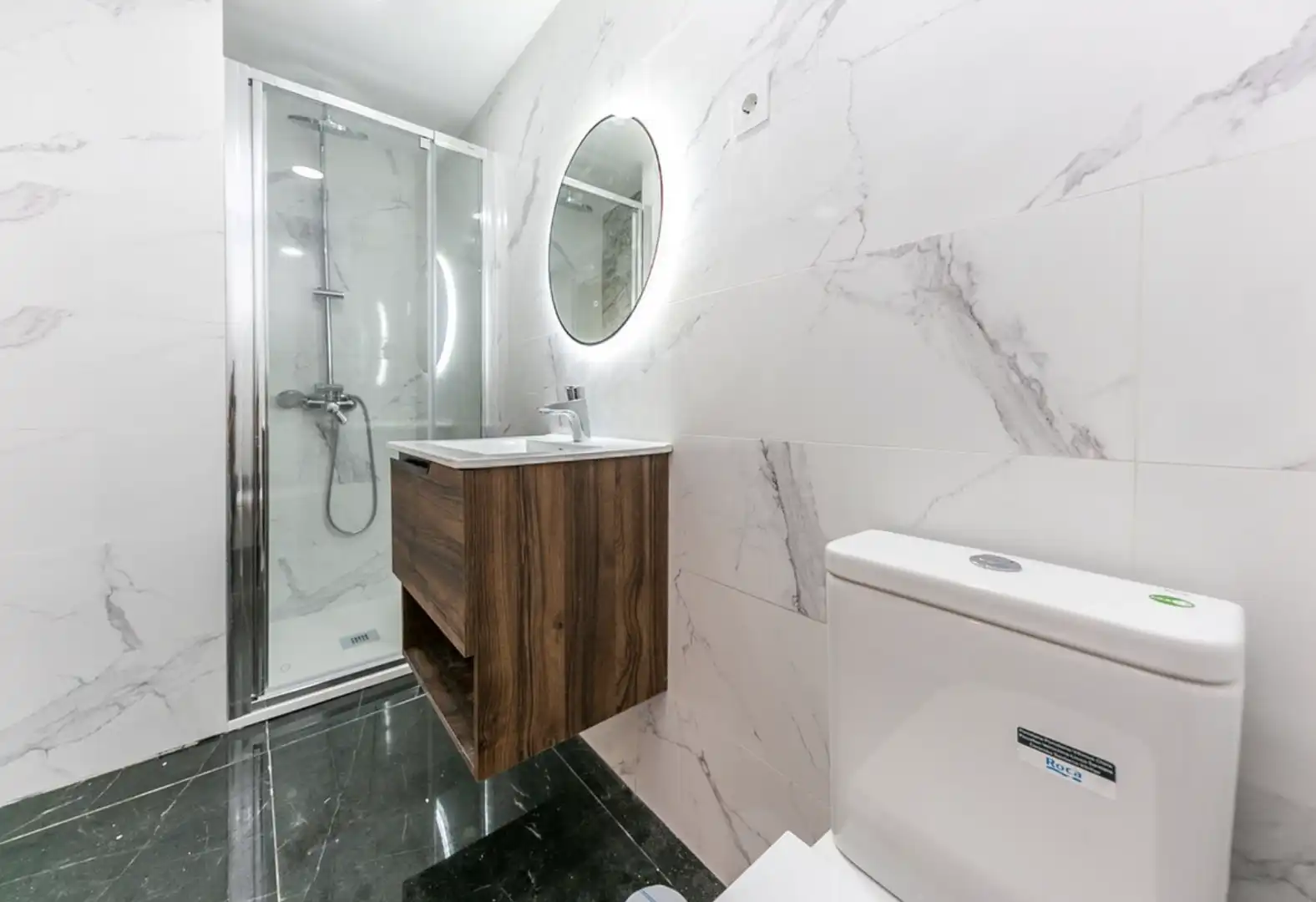 Baño de Apartamento en venta en Marbella con Aire acondicionado, Calefacción y Terraza