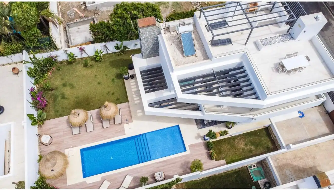 Piscina de Casa o xalet de lloguer en Marbella amb Aire condicionat, Jardí privat i Terrassa