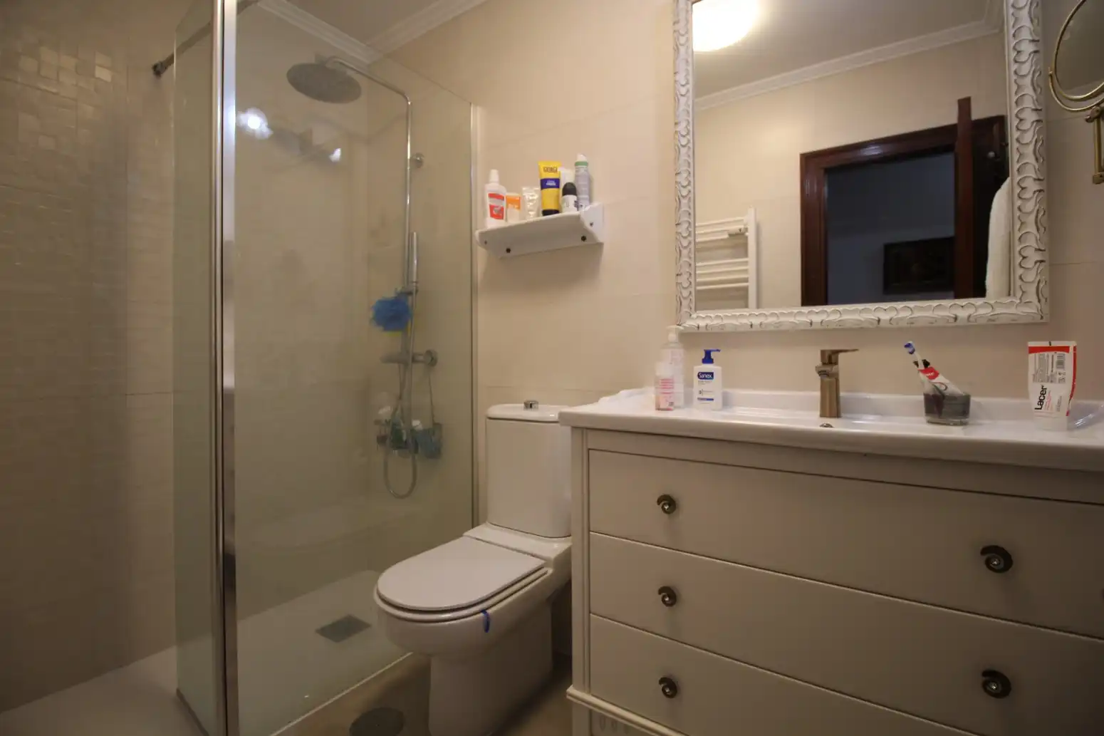 Bathroom of Flat for rent in Gijón   with Heating and Parquet flooring
