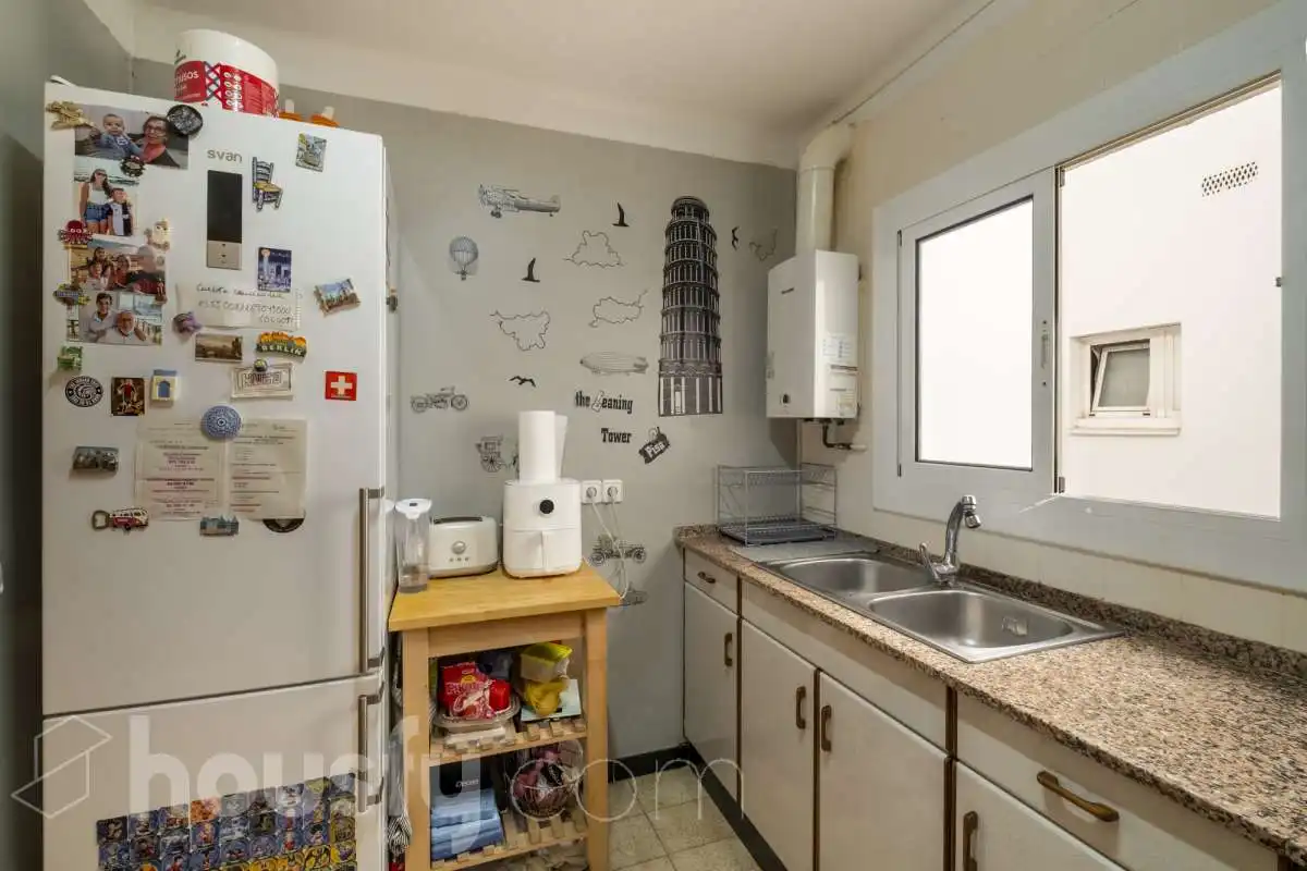 Kitchen of Attic for sale in L'Hospitalet de Llobregat  with Air Conditioner and Terrace