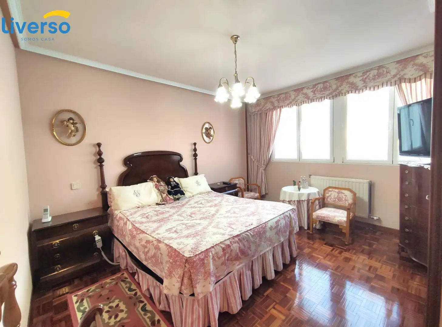 Dormitori de Casa adosada en venda en Alfoz de Quintanadueñas amb Calefacció, Parquet i Terrassa