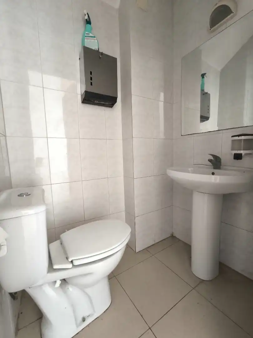 Bathroom of Commercial properties for rent in Vilagarcía de Arousa