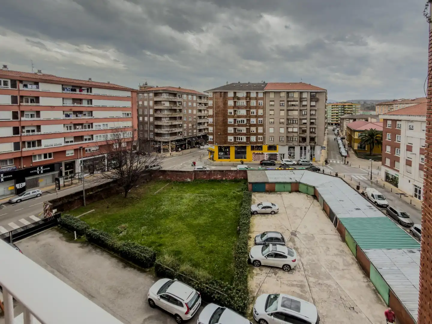 Aparcament de Pis en venda en Torrelavega  amb Calefacció, Parquet i Traster
