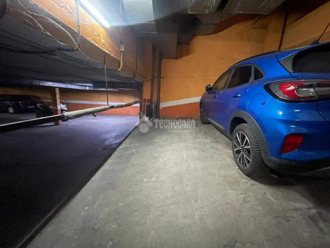 Parking of Garage for rent in Madrid