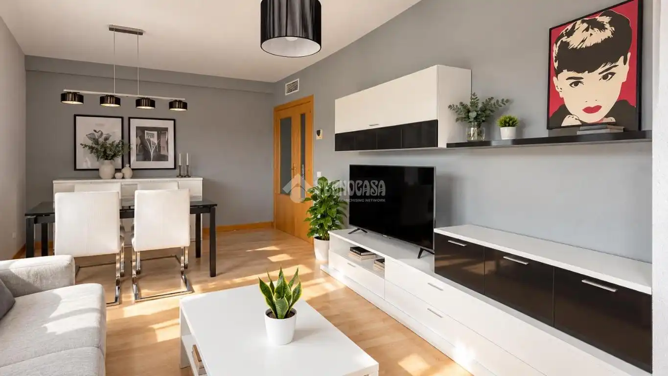 Living room of Flat for sale in Fuencarral - El Pardo