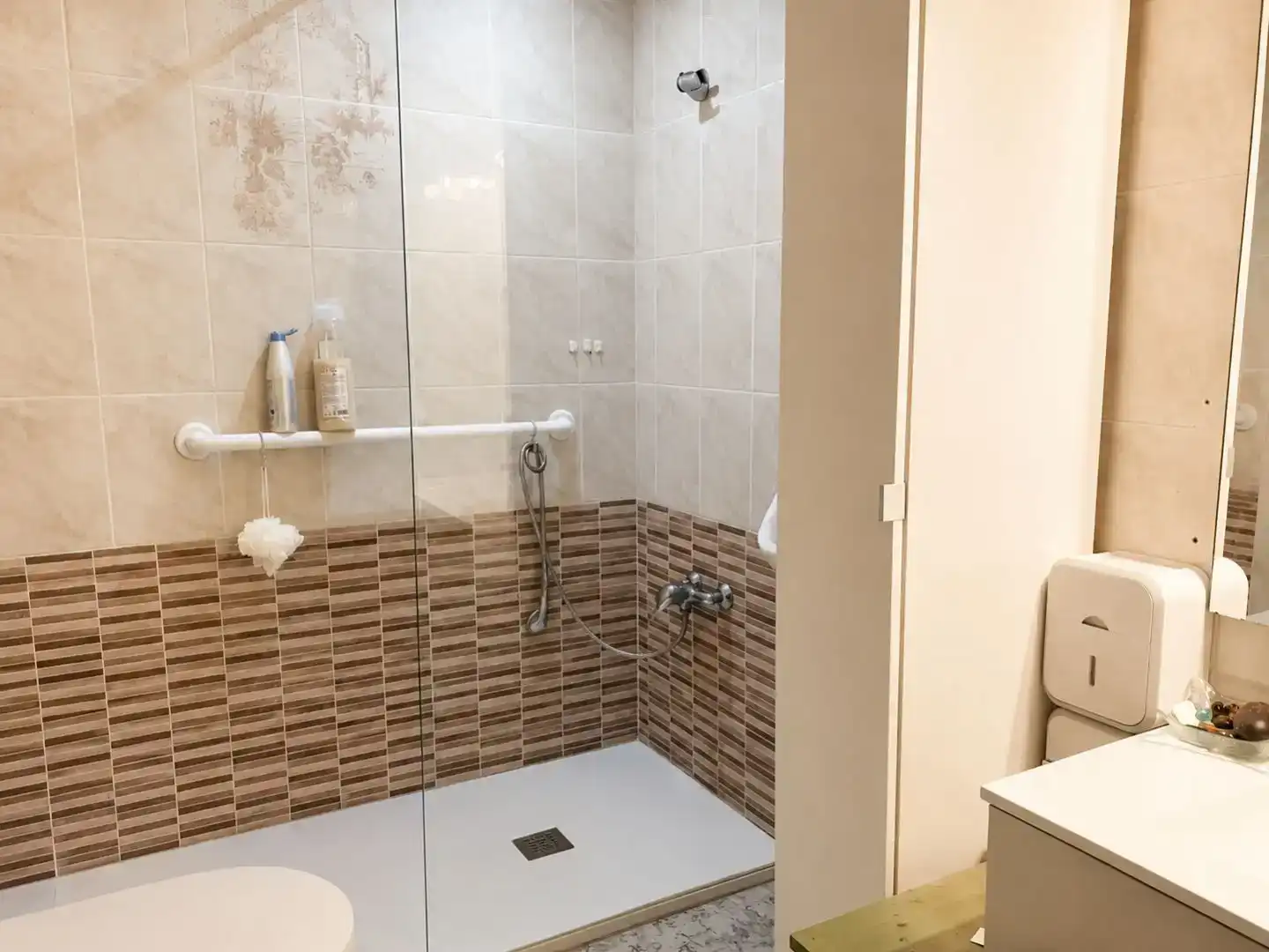 Baño de Piso en venta en Montgat con Aire acondicionado, Parquet y Amueblado
