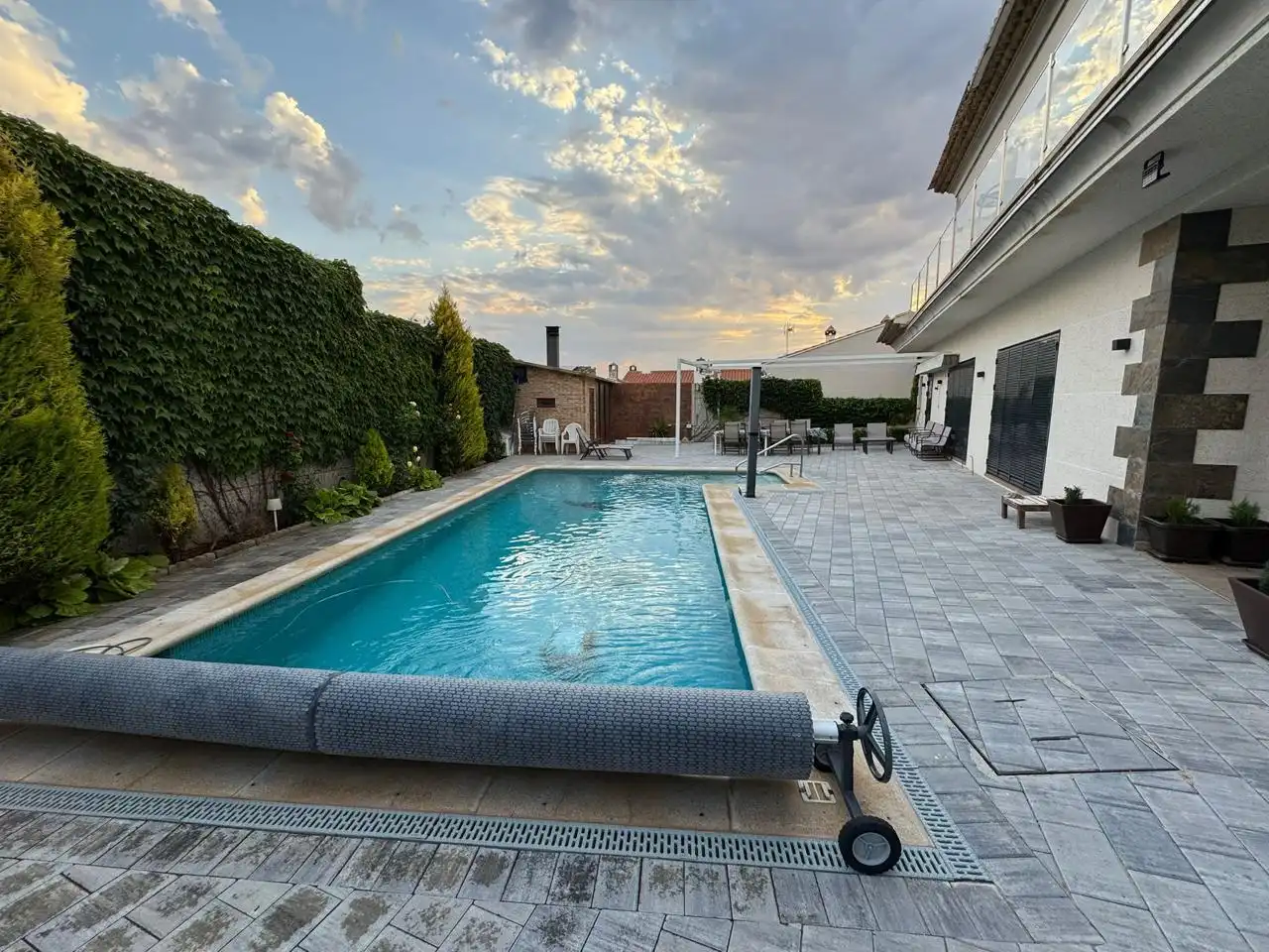 Swimming pool of Houses for sale in Hontecillas  with Air Conditioner, Private garden and Terrace
